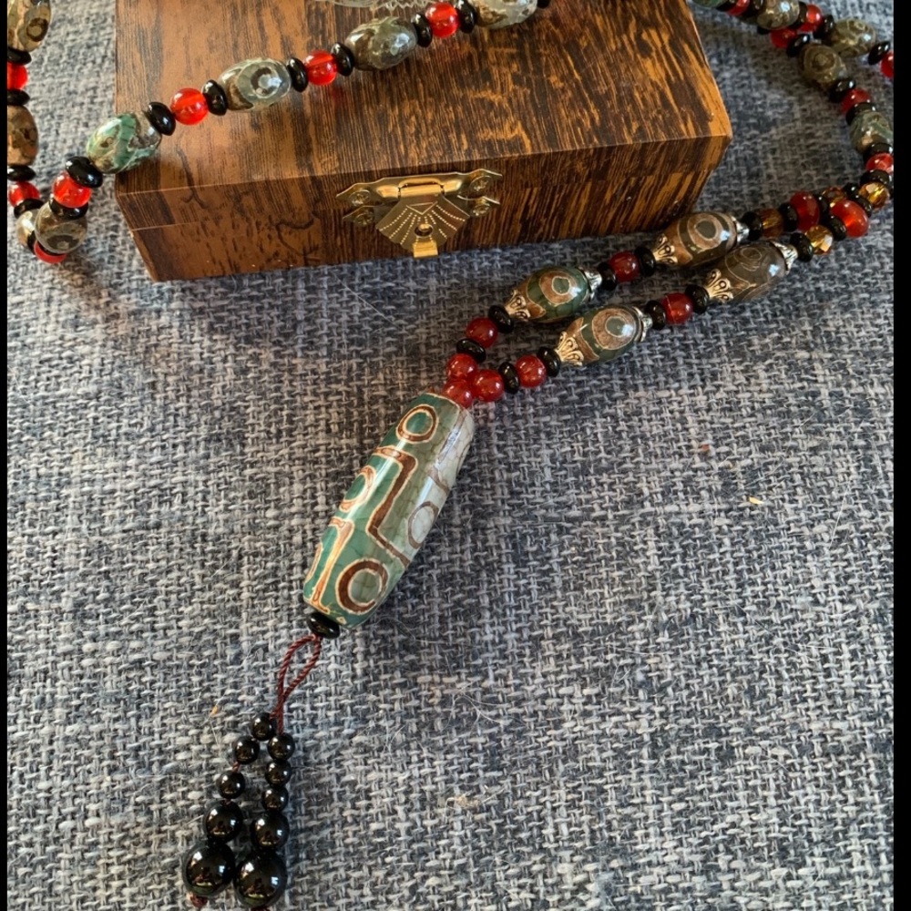 Tibetan DZI necklace with one large pendant